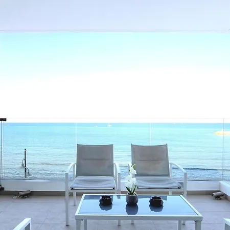 Sea View With Pool - Relax By The Coast Apartment Larnaka