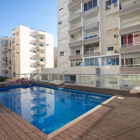 Sea View With Pool - Relax By The Coast Apartment Larnaka